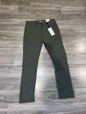 Kenneth Cole Men's Olive Slim Chino Pants